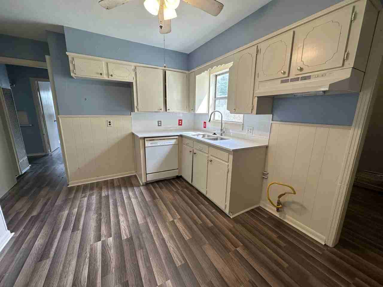 2735 Parkridge St - Photo 3 of 8