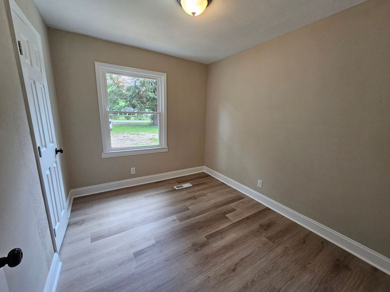85 Morningside Dr - Photo 3 of 10