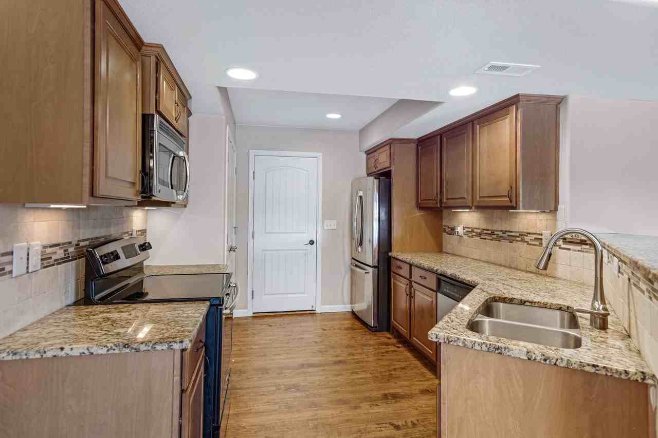 4227 Date St - Photo 5 of 27