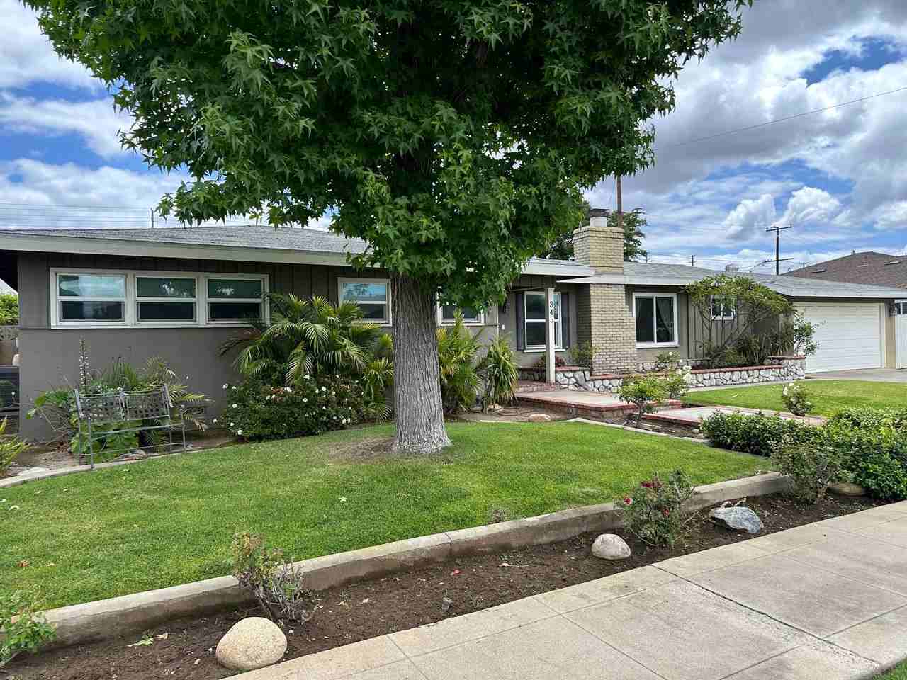 345 N Shattuck Pl - Photo 2 of 14