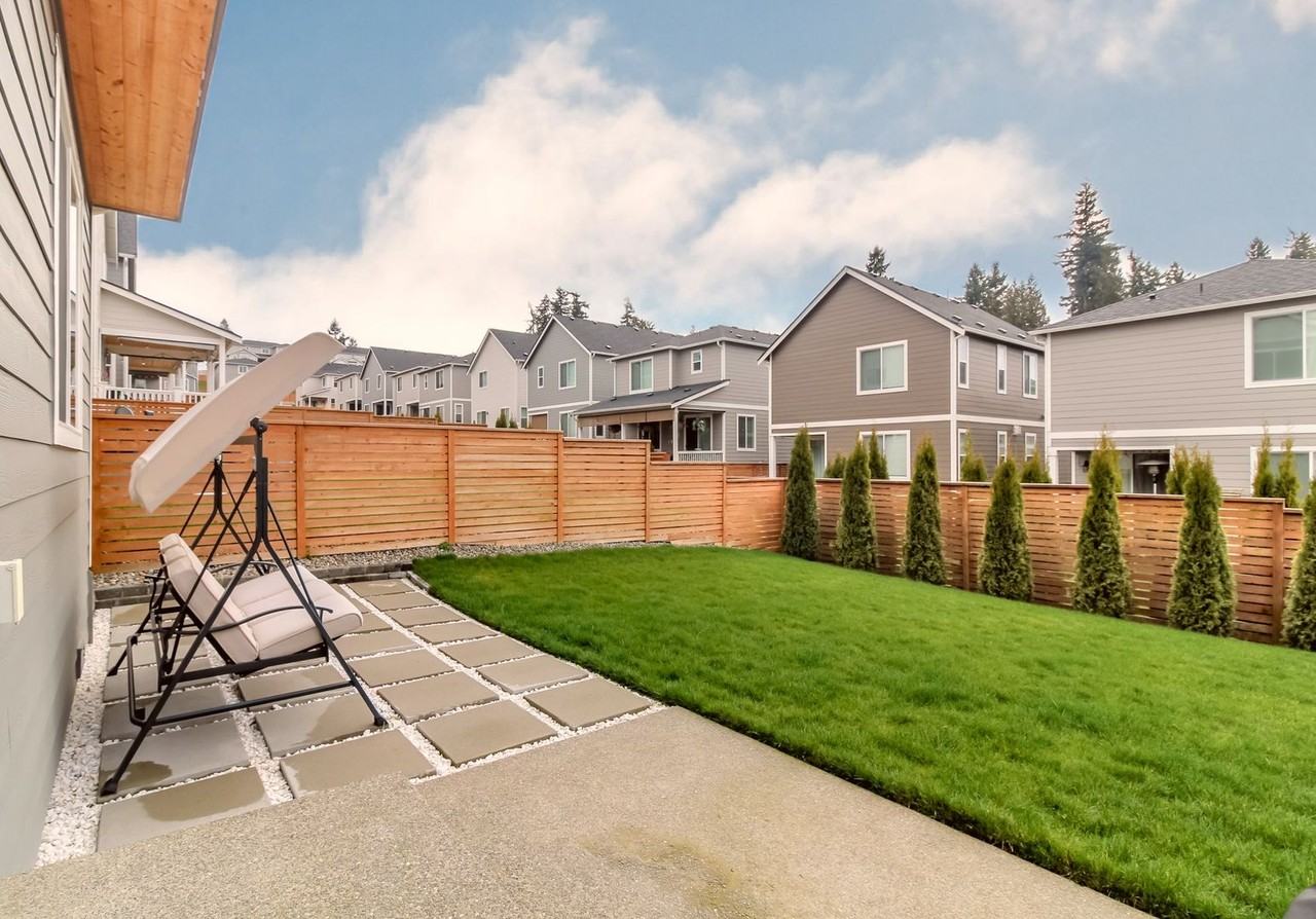8398 27th Street Ct E - Photo 5 of 50