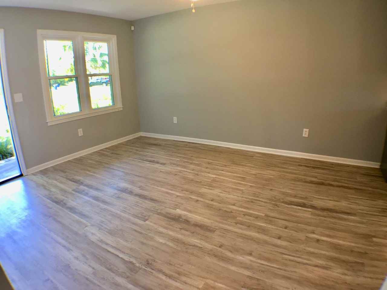 1559 Brookbank Ave #B - Photo 6 of 13