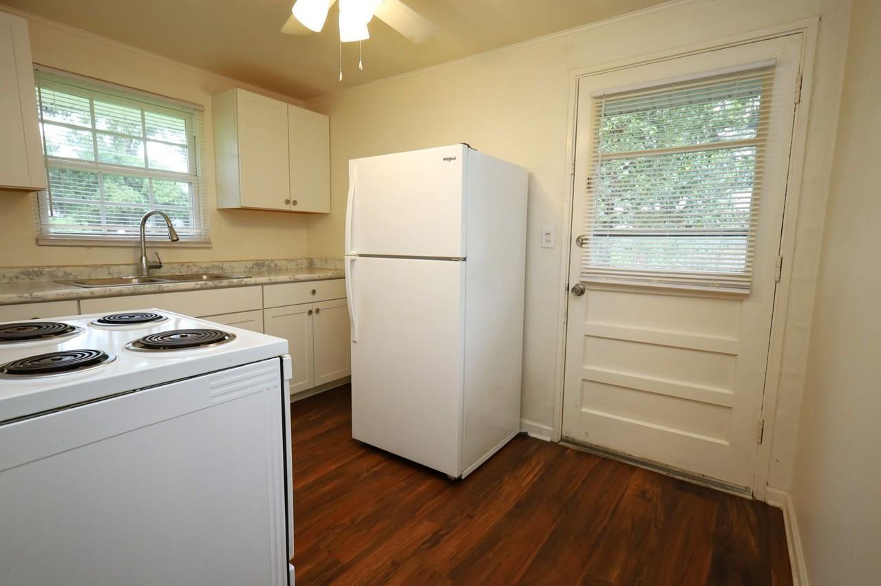 2226B Greenlee St - Photo 4 of 6