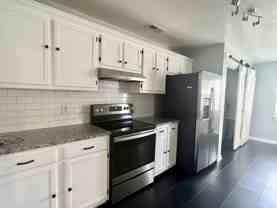 943 Chigwell Rd - Photo 1 of 1