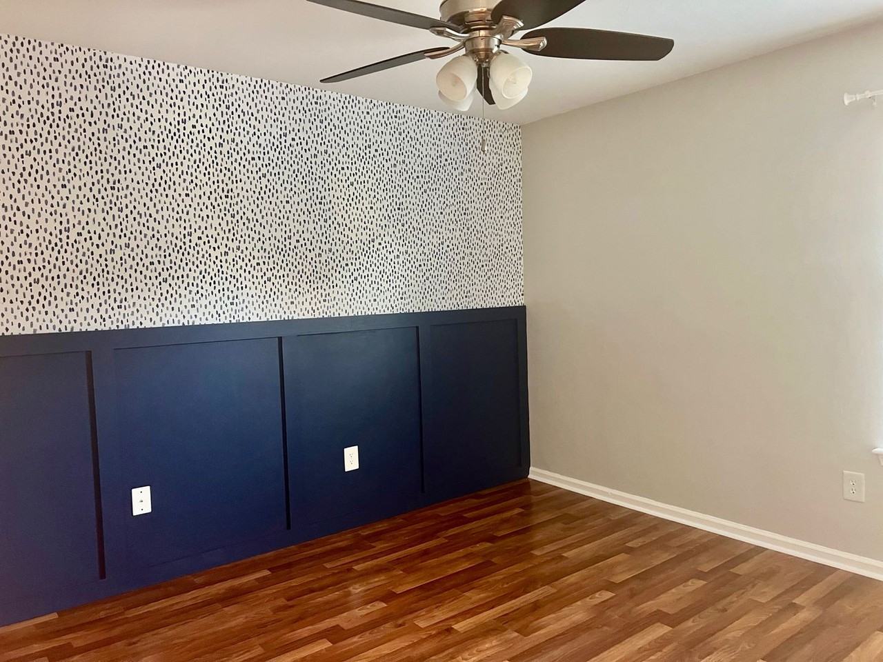 943 Chigwell Rd - Photo 2 of 36