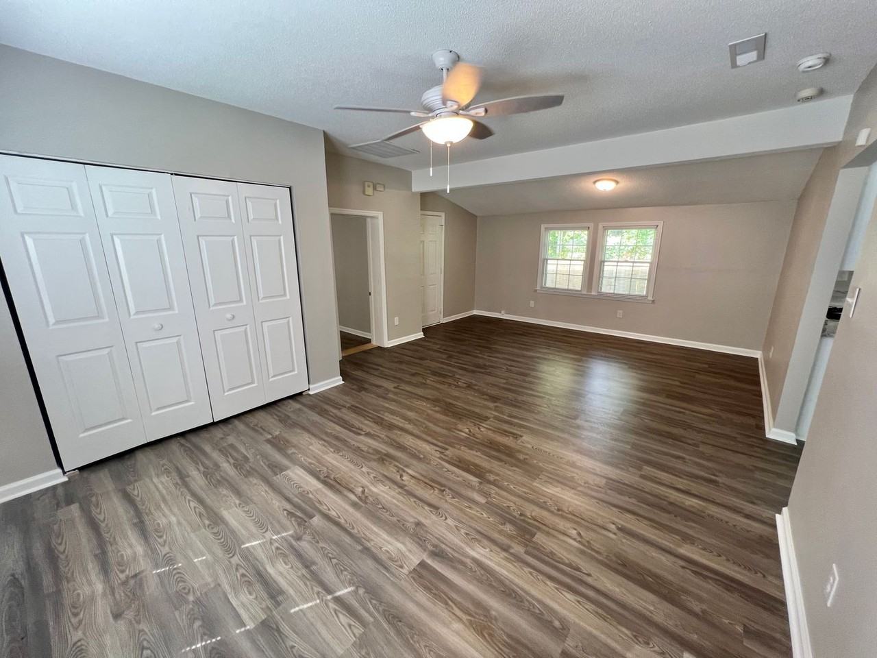 6 Maverick St - Photo 4 of 15