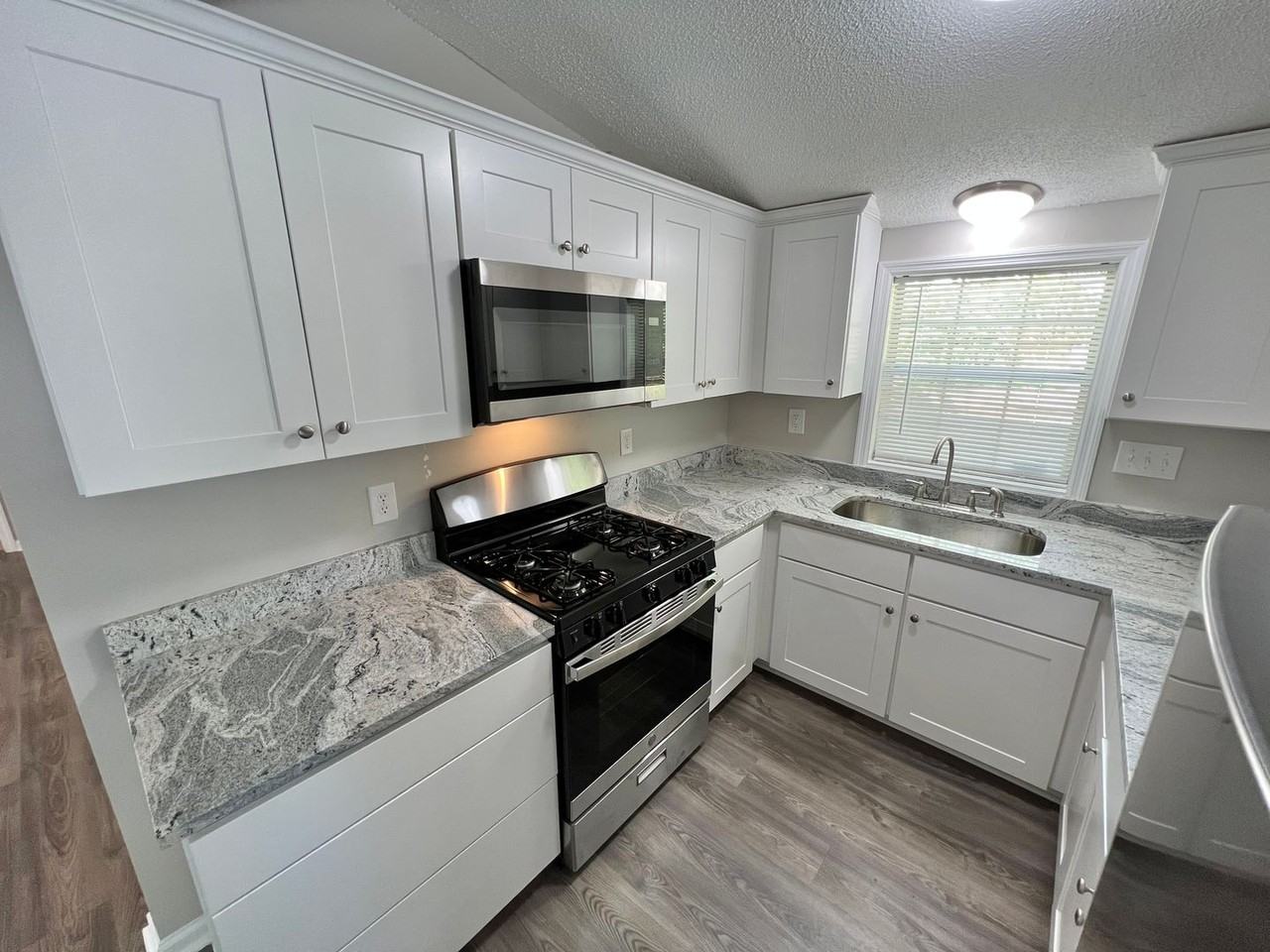 6 Maverick St - Photo 6 of 15