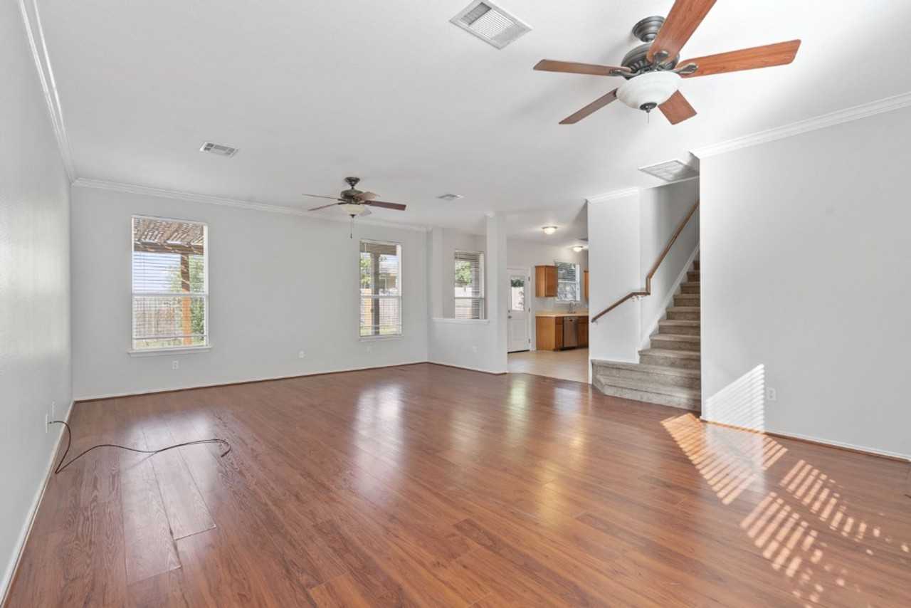 120 Brazos Ln - Photo 5 of 30