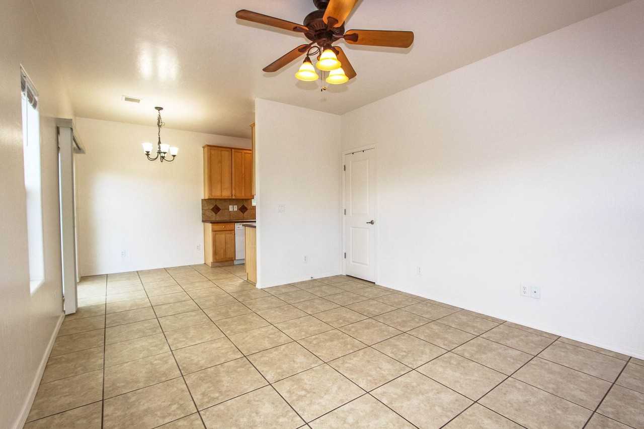 13011 E Cobb Ct - Photo 3 of 18