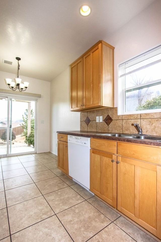 13011 E Cobb Ct - Photo 6 of 18