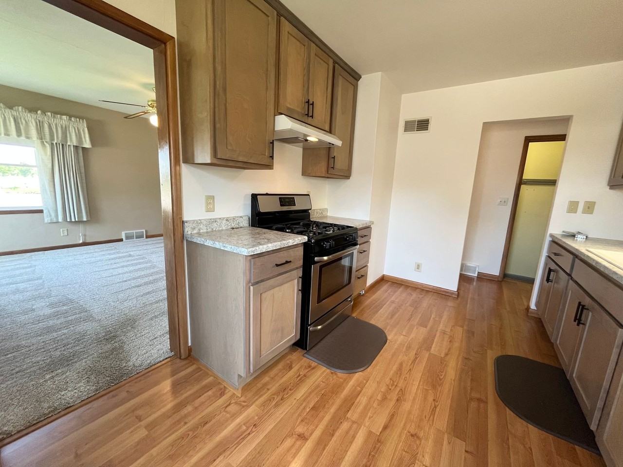 5009 E Linden Ln - Photo 6 of 35