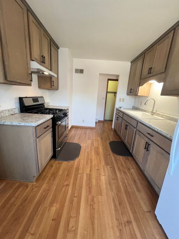 5009 E Linden Ln - Photo 7 of 35