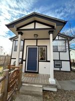 featured image of 813 E Geneseo St