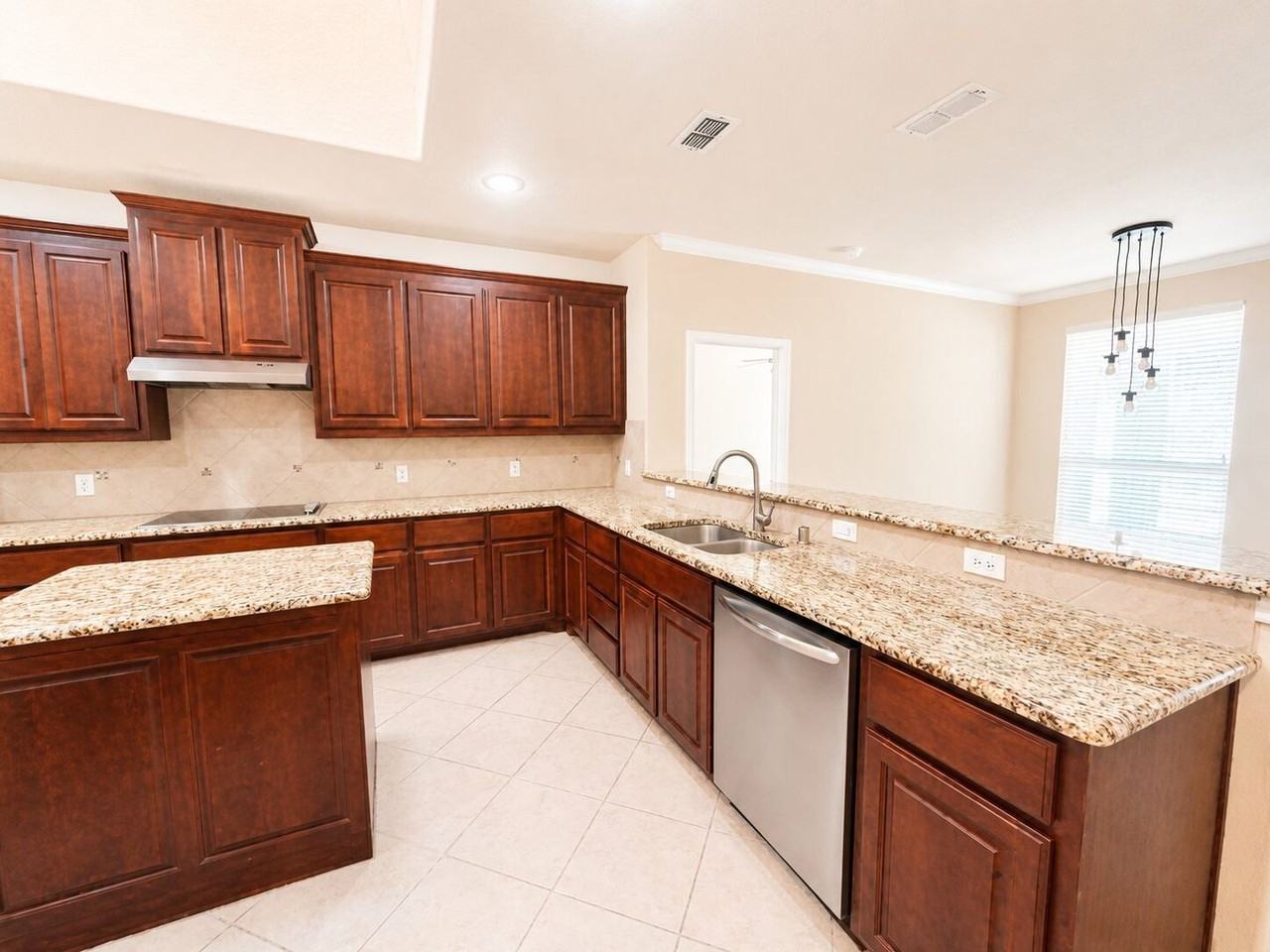 1045 Cydnie St - Photo 5 of 20