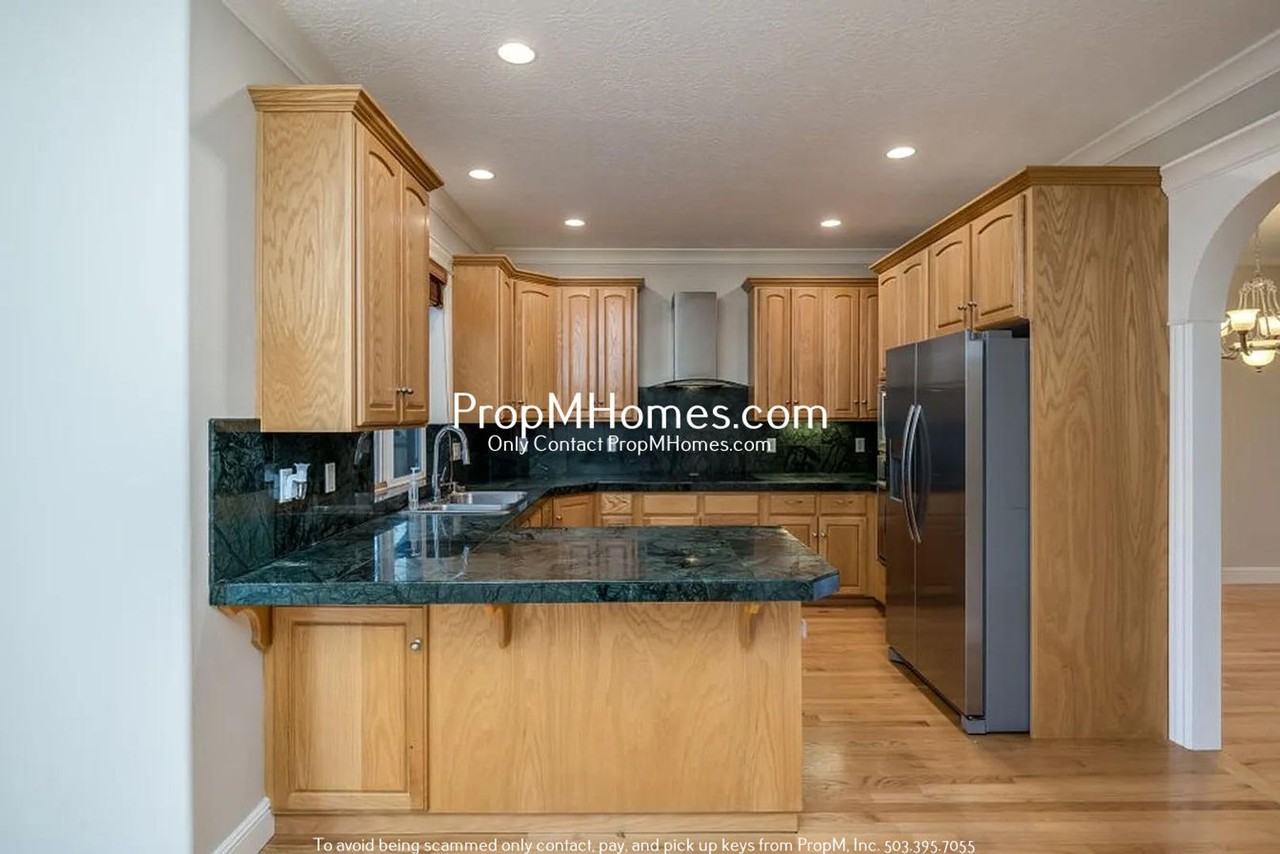 1907 Se 162nd Ave - Photo 5 of 23