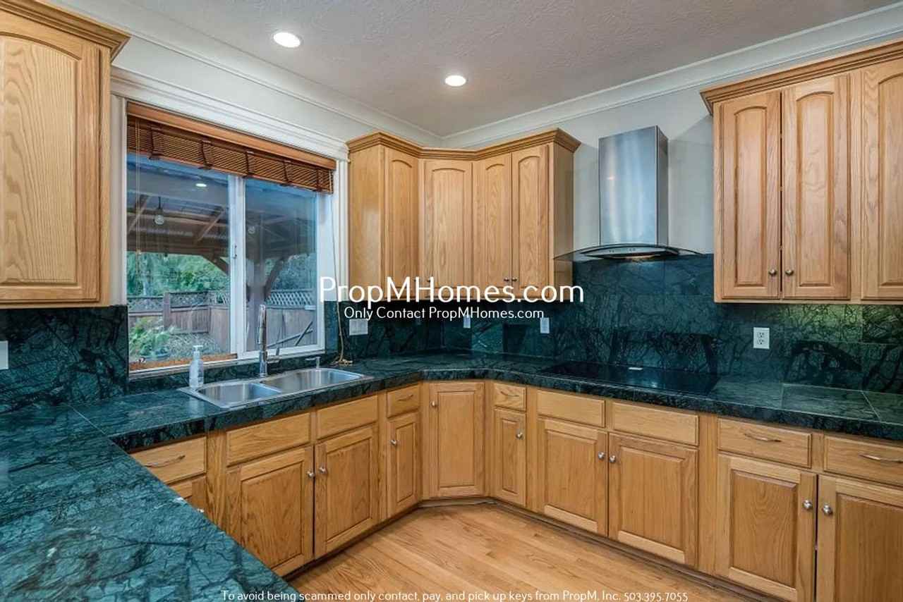 1907 Se 162nd Ave - Photo 6 of 23