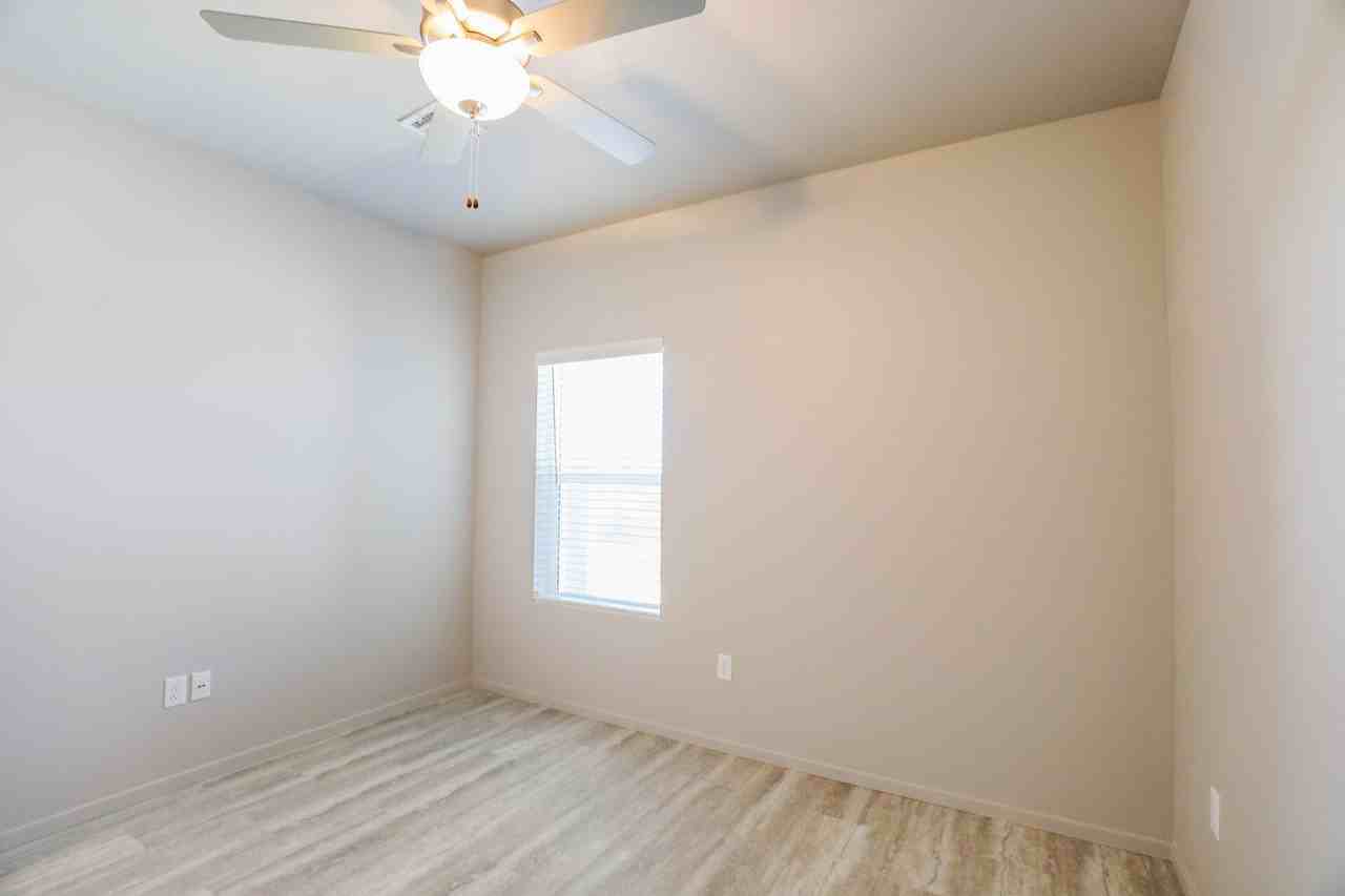 801 Filipino Ave - Photo 5 of 24