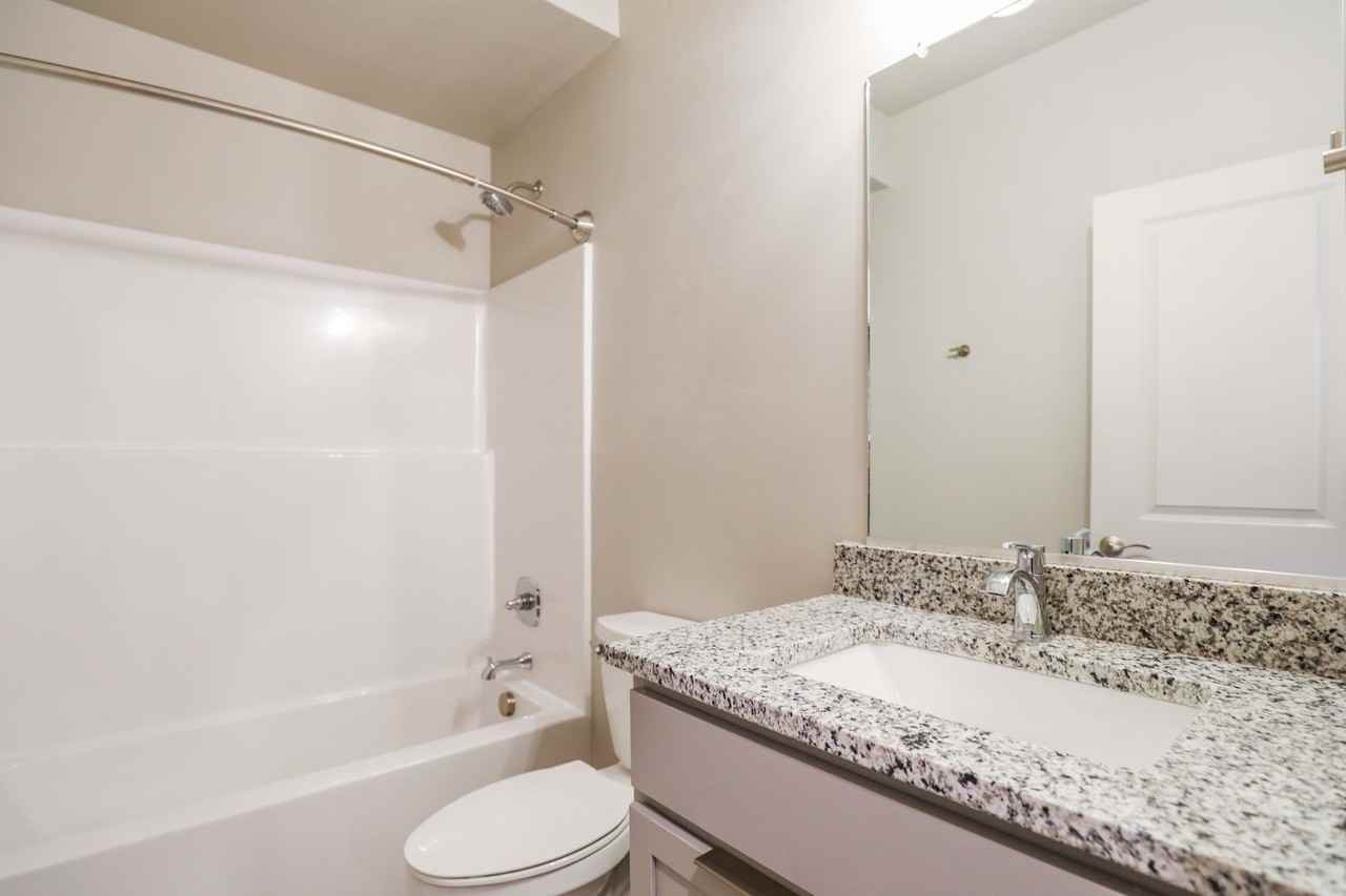 801 Filipino Ave - Photo 7 of 24
