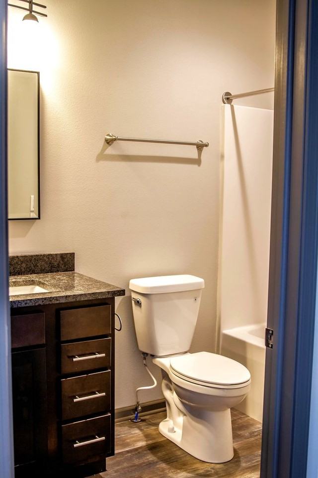209 N Maple St - Photo 3 of 8