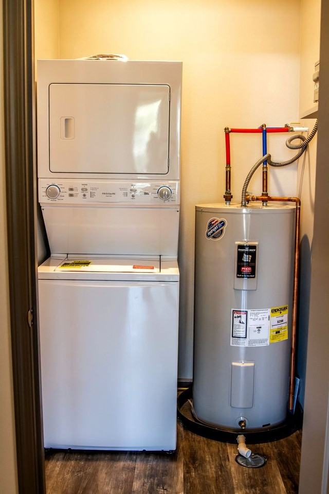 209 N Maple St - Photo 6 of 8
