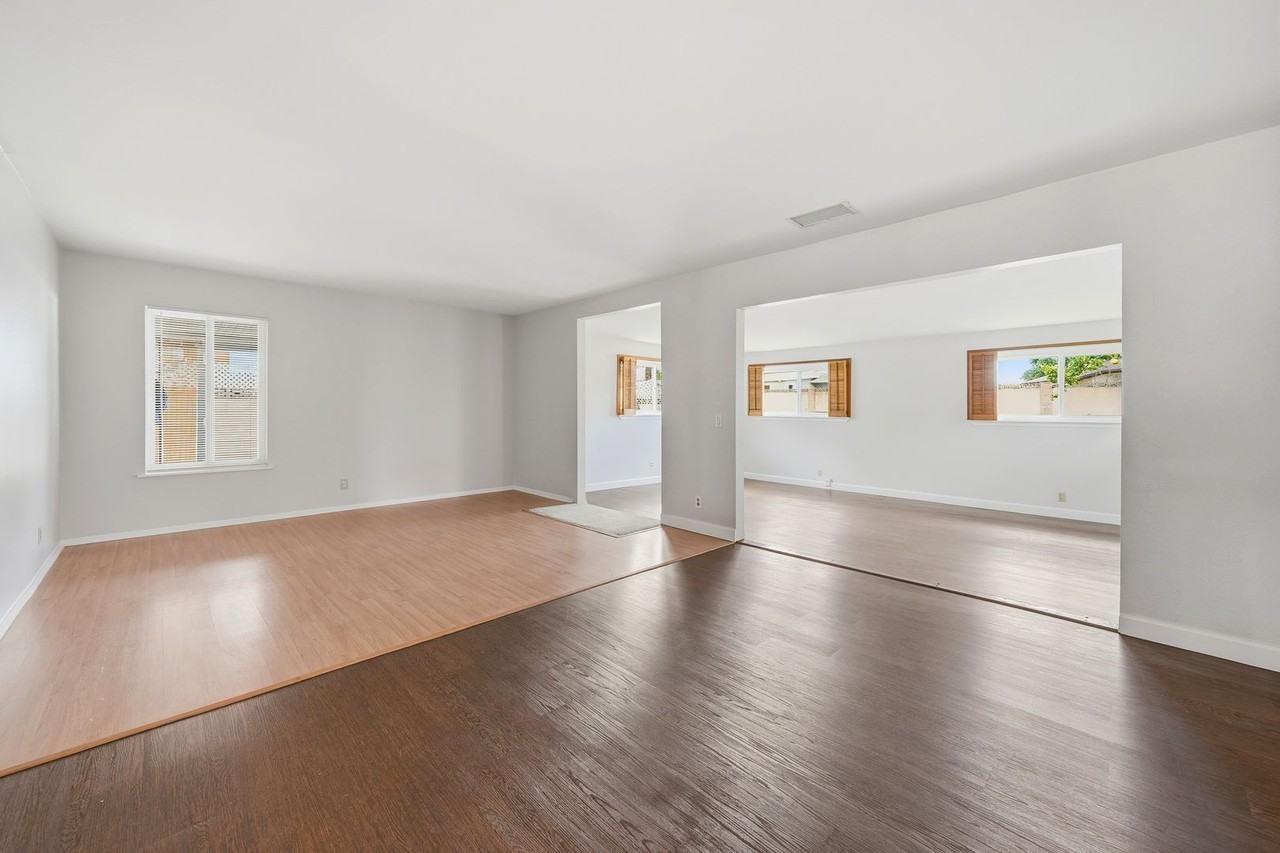 324 E Crystal View Ave - Photo 2 of 16