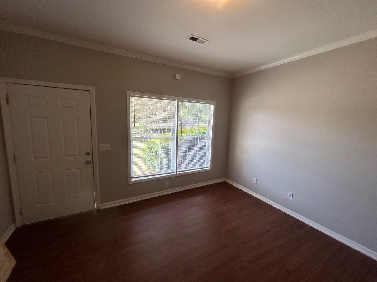 2428A Watson St - Photo 4 of 37
