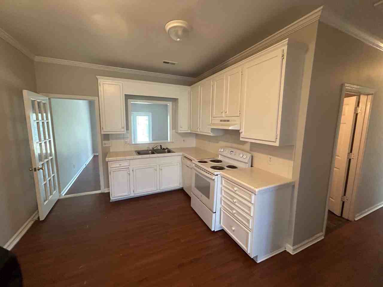 2428A Watson St - Photo 7 of 37