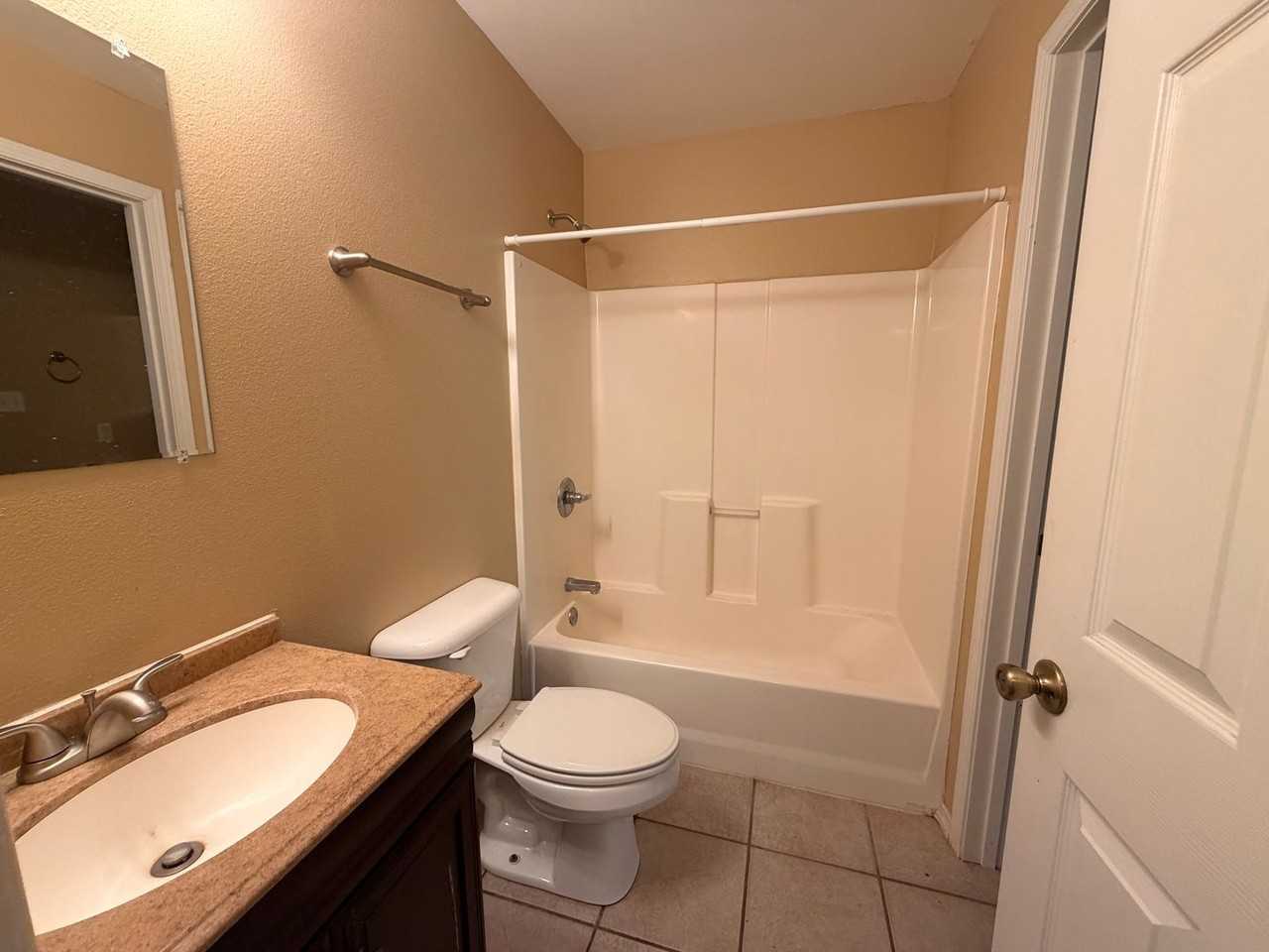 3805 E 6th St - Photo 6 of 9