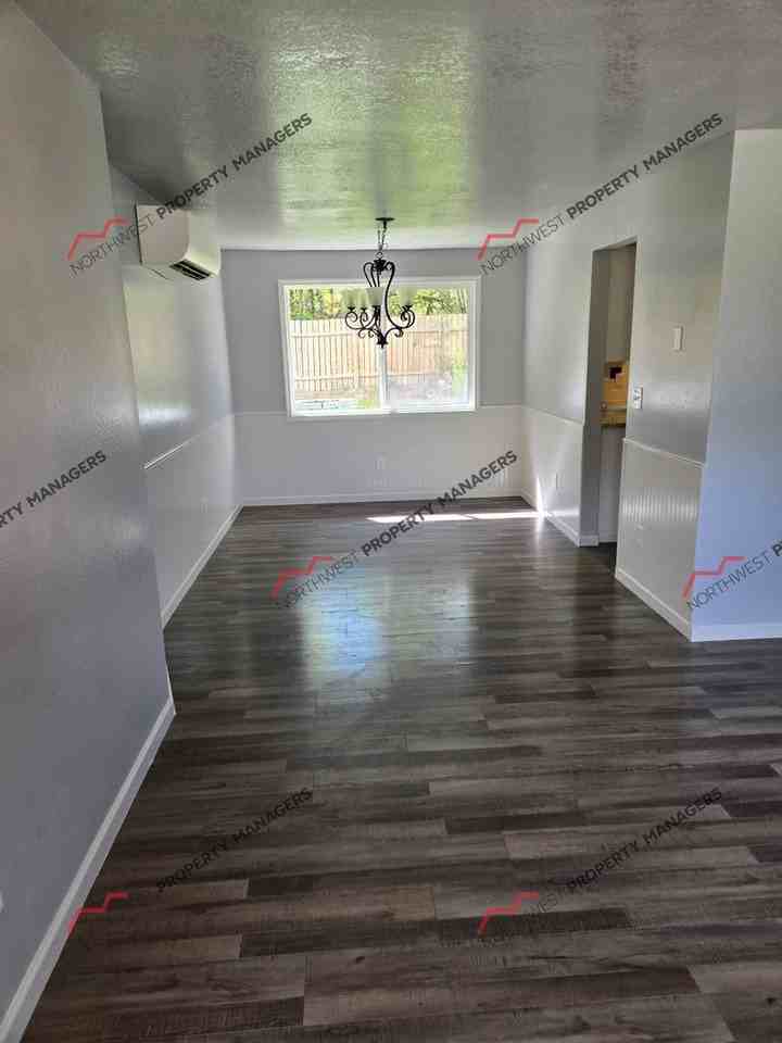 212 Galaxie Rd - Photo 5 of 26