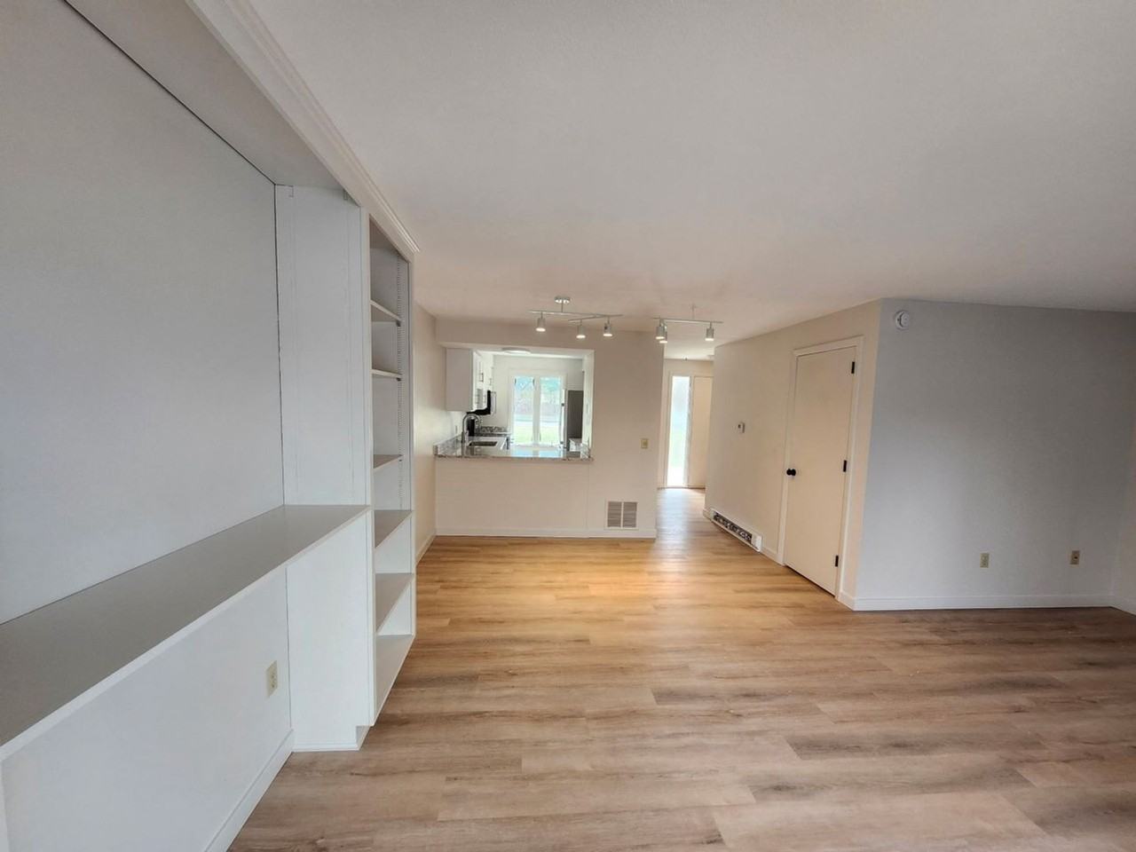 10 Winston Ct - Photo 2 of 16