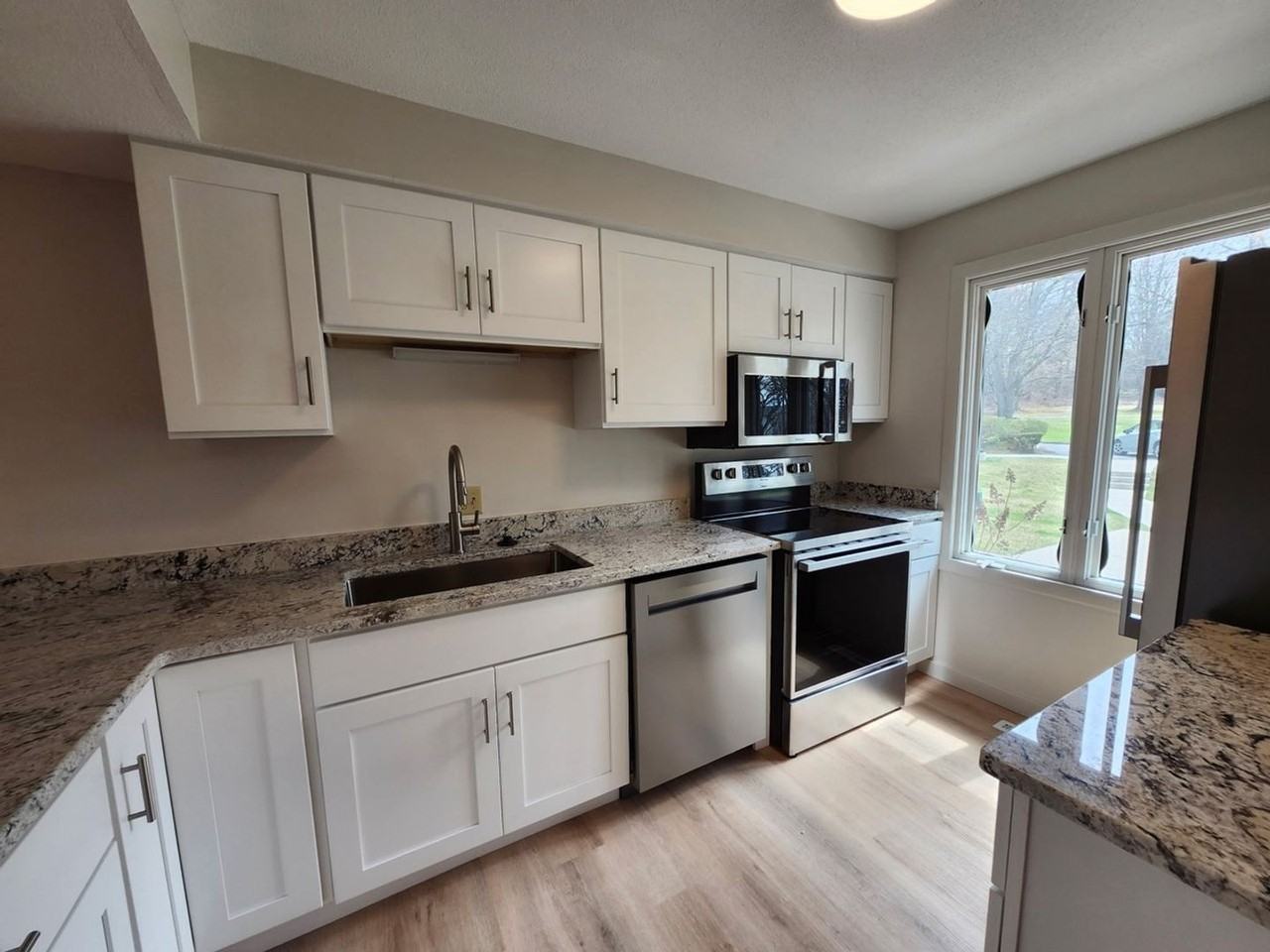 10 Winston Ct - Photo 4 of 16