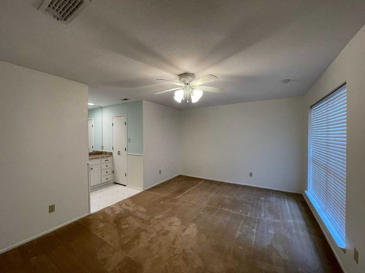 1905 Fox Hill Ct - Photo 7 of 13