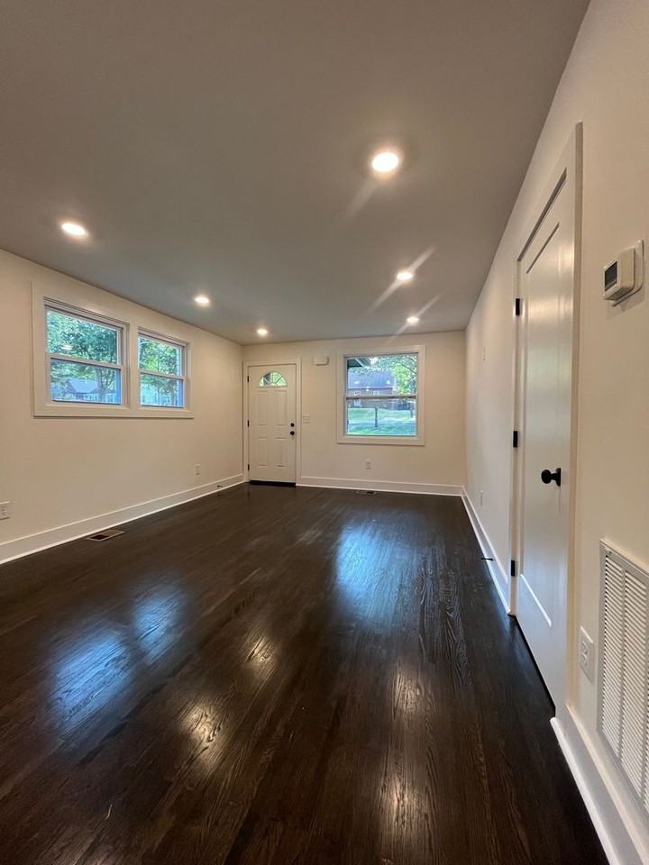 1402 Montgomery Ave #B - Photo 7 of 31