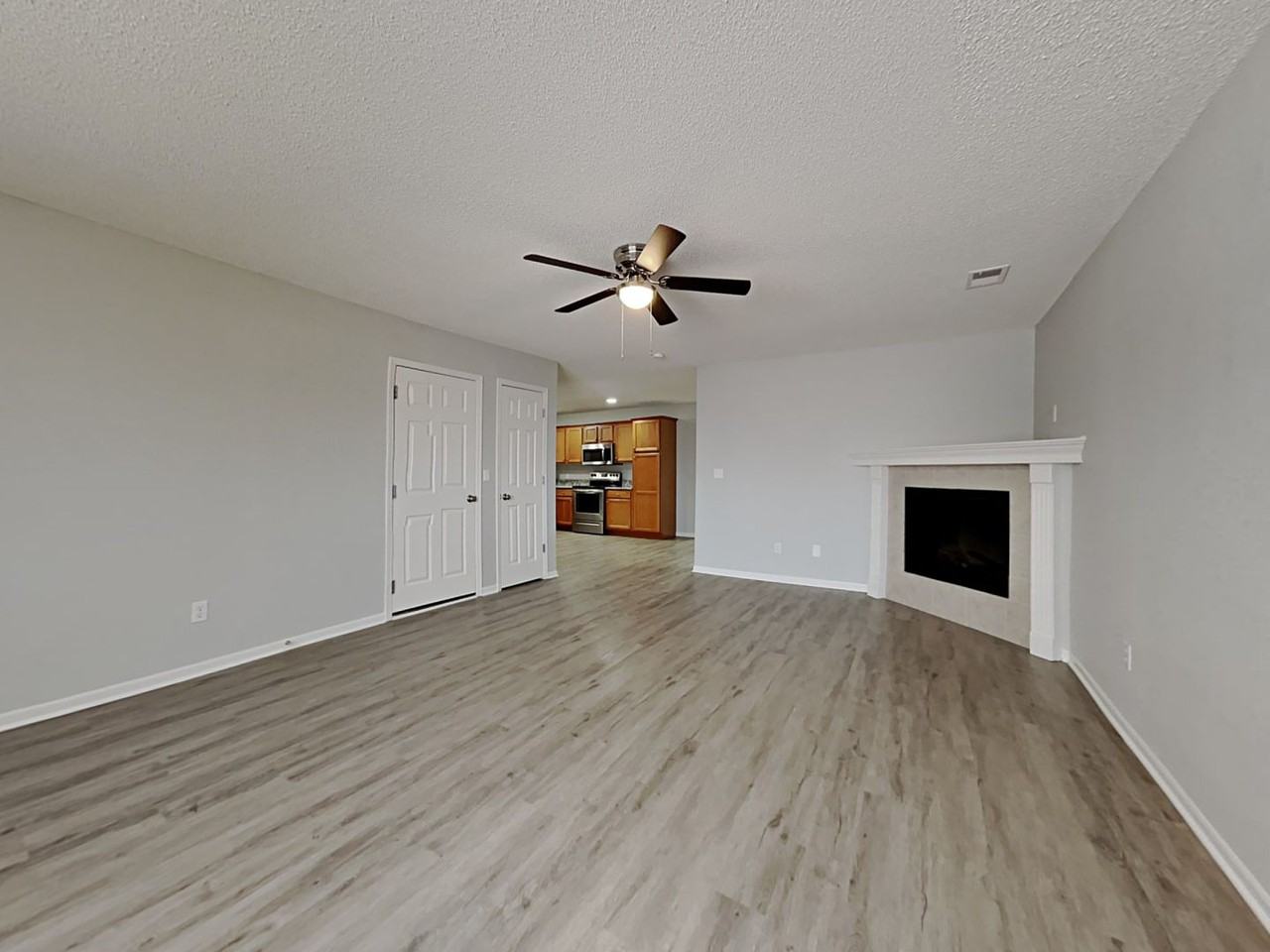 403 Nw Woodbury Dr - Photo 5 of 18