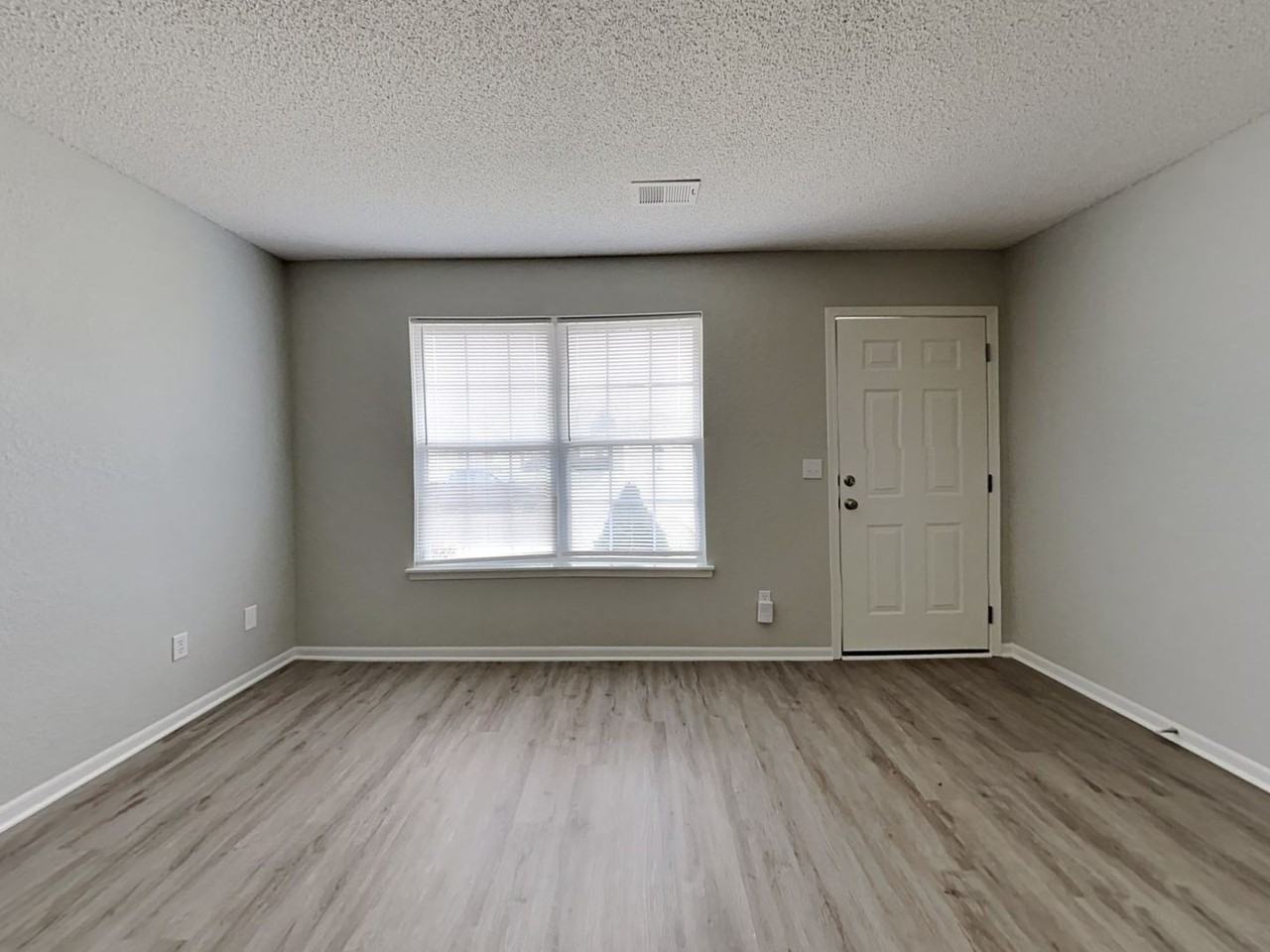 403 Nw Woodbury Dr - Photo 6 of 18