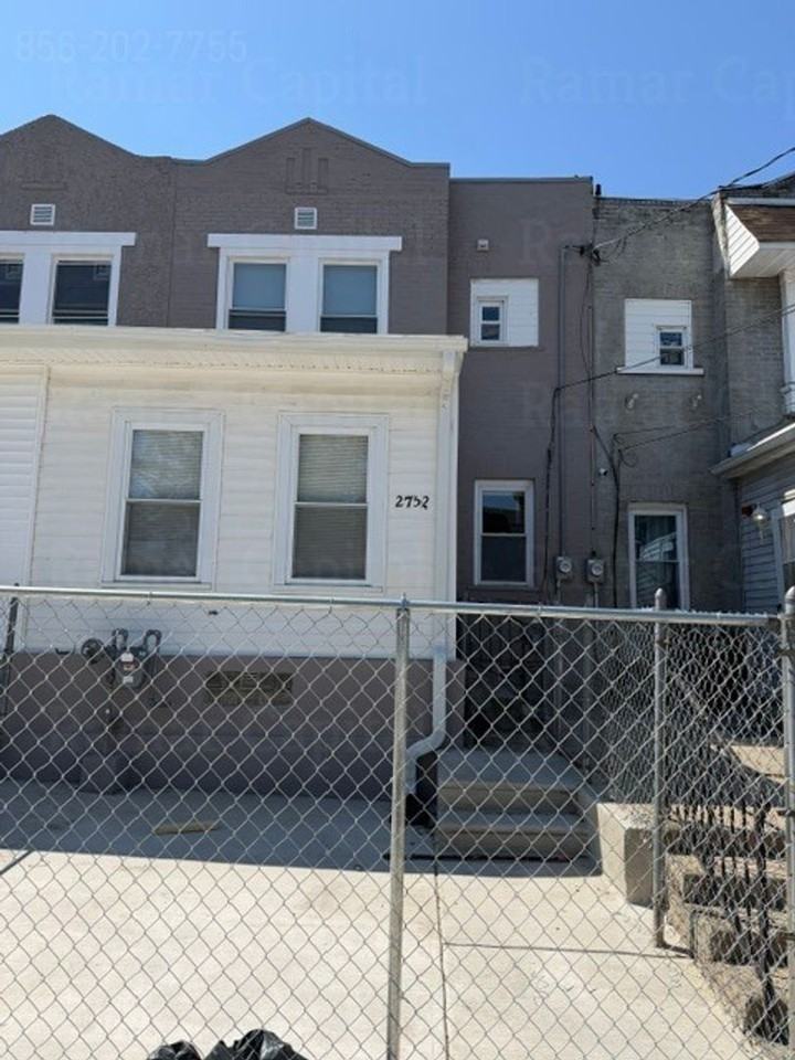 2752 Mickle St - Photo 2 of 16