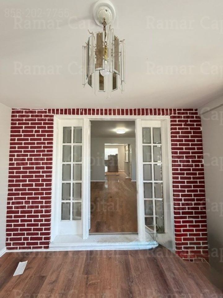 2752 Mickle St - Photo 3 of 16