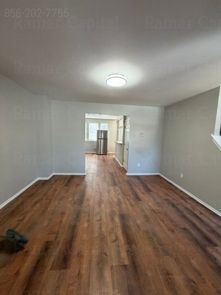 2752 Mickle St - Photo 4 of 16