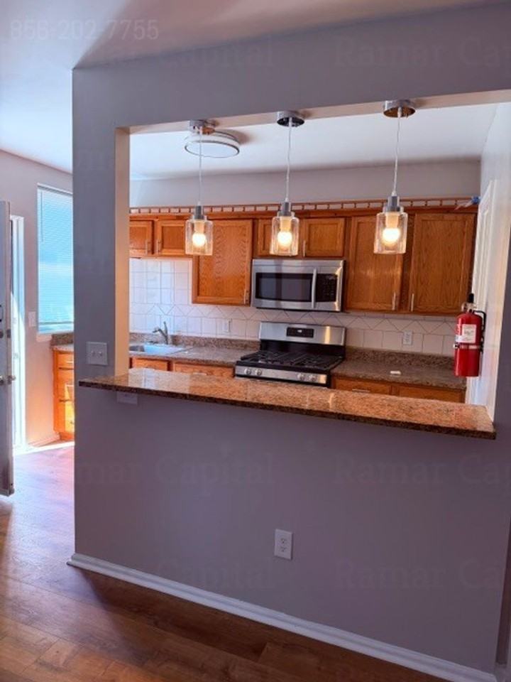 2752 Mickle St - Photo 6 of 16