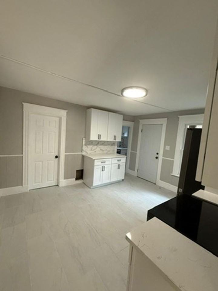 82 Bartholomew St - Photo 3 of 14
