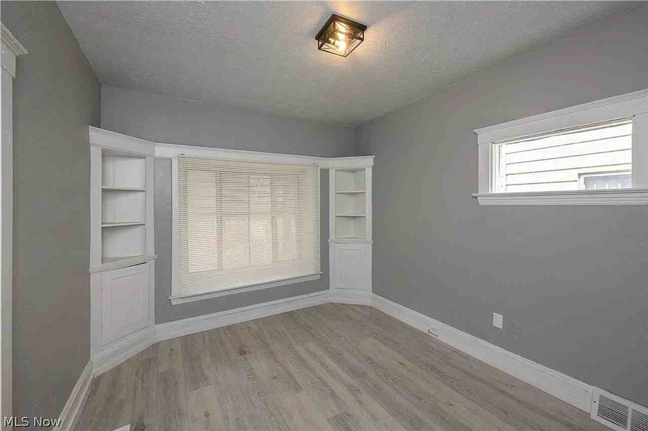 686 E 92nd St - Photo 4 of 15