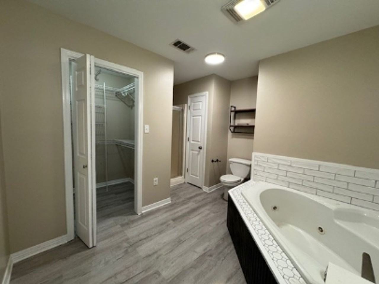 829 Eden Oaks Dr - Photo 5 of 10