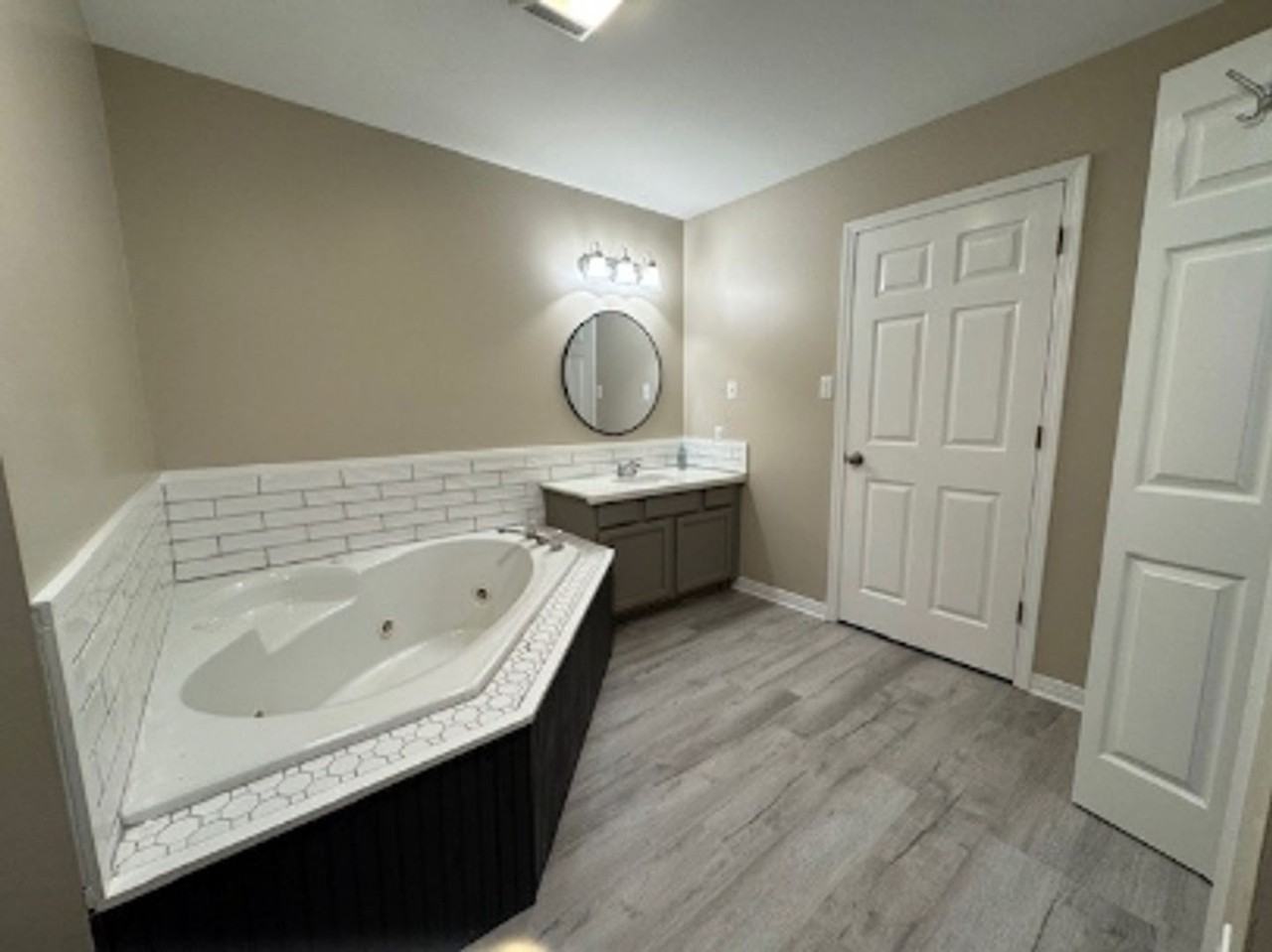 829 Eden Oaks Dr - Photo 7 of 10