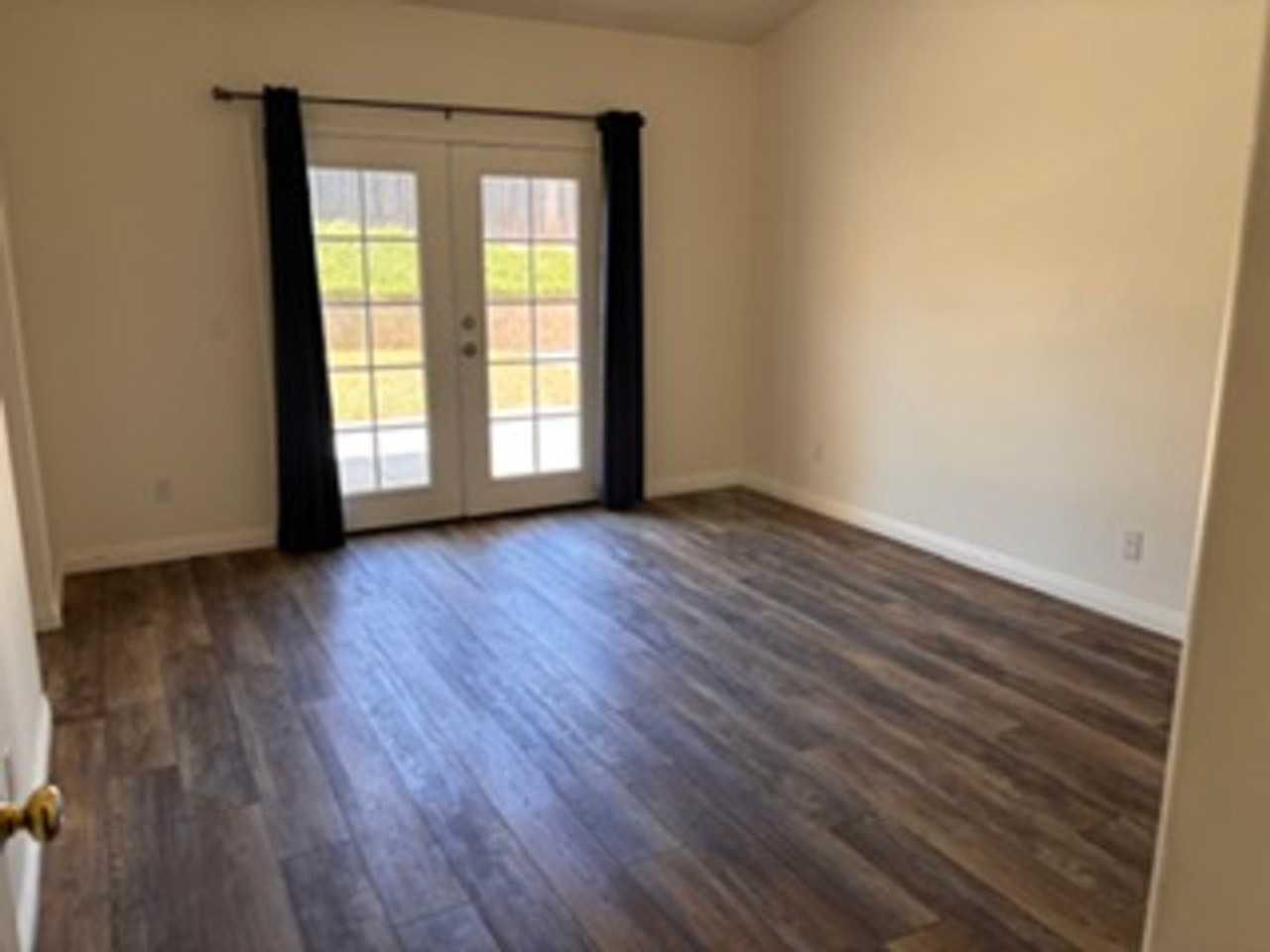 458 Sherwood Pl - Photo 6 of 35