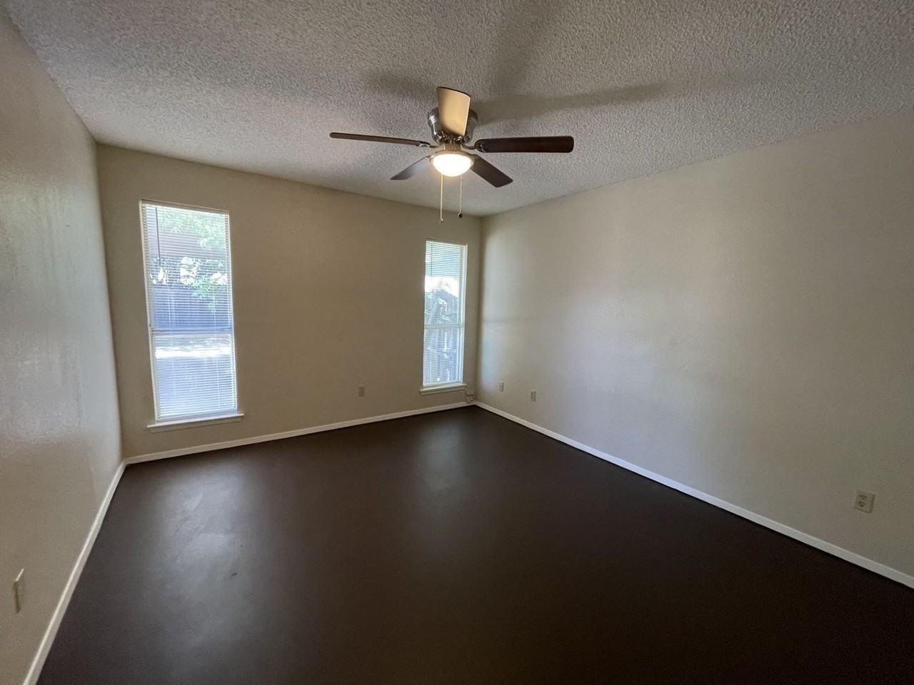 2508 Lido Ln - Photo 6 of 10