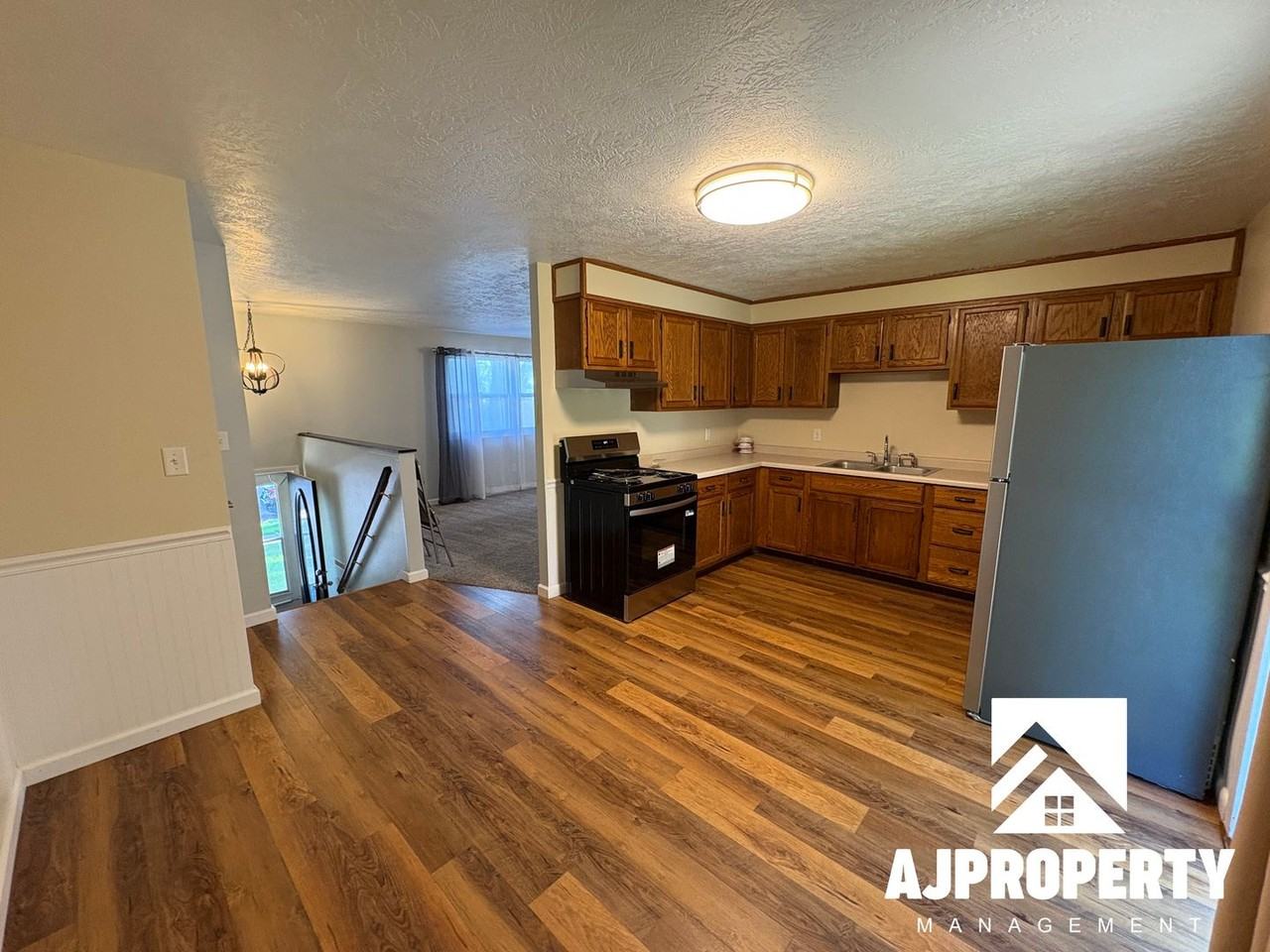 4001 E 20th St - Photo 4 of 33