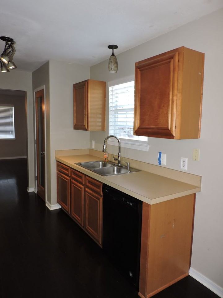 147 Creekview Dr - Photo 5 of 20