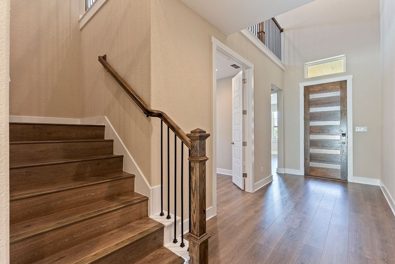 328 Berkeley Pl - Photo 4 of 29
