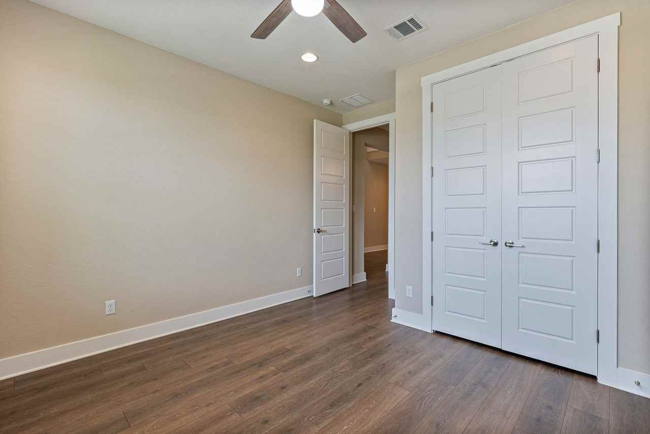 328 Berkeley Pl - Photo 6 of 29