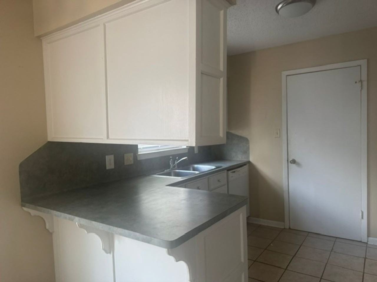 510 Rosedale St - Photo 3 of 8